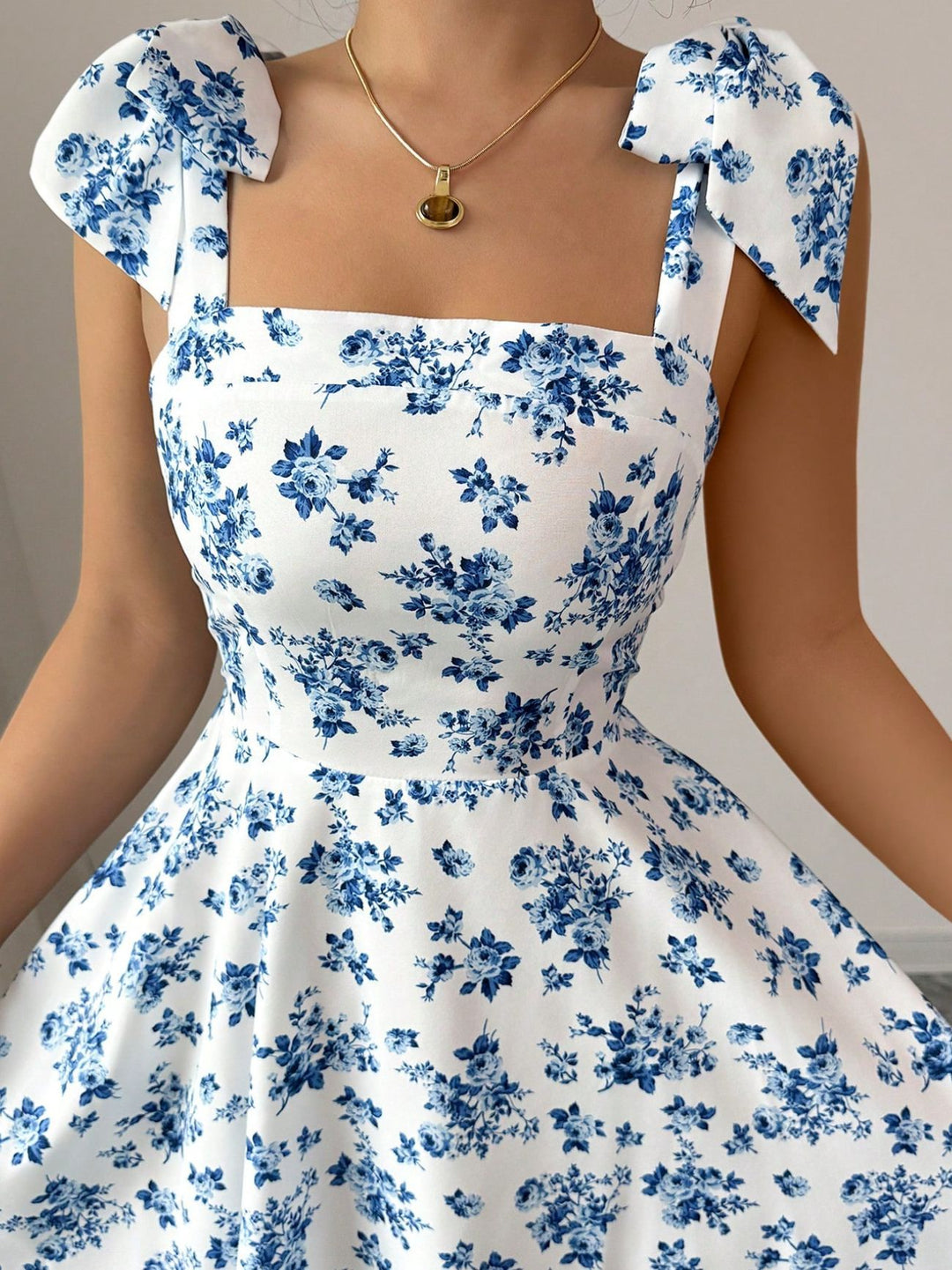 VESTIDO FLORAL DE VERANO